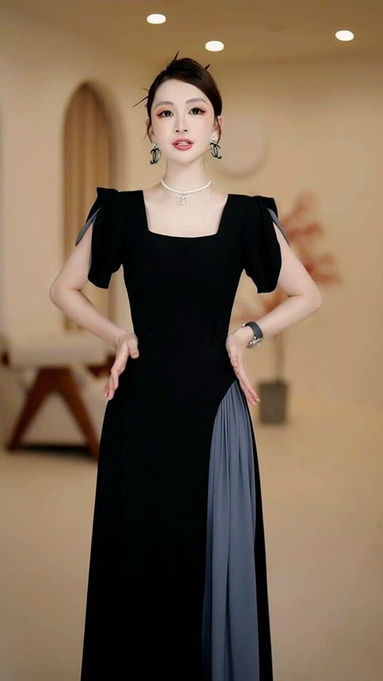 Đầm lụa xòe cổ chữ U phối màu
