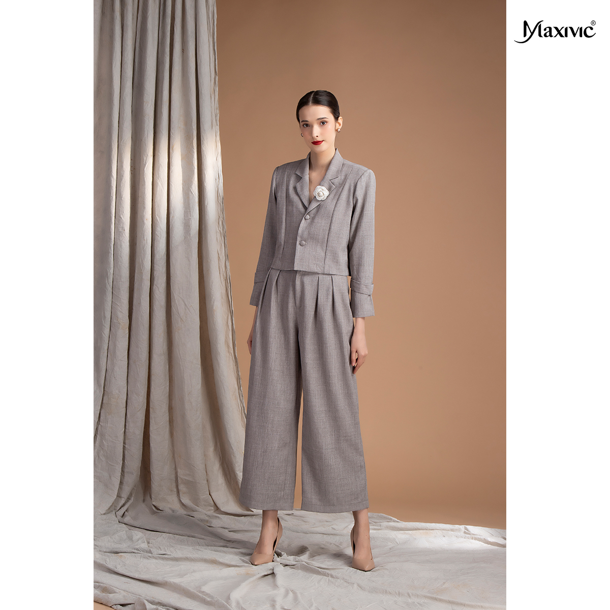 Áo vest nữ lửng xám đỏ cotton xô Maxivic M092318A