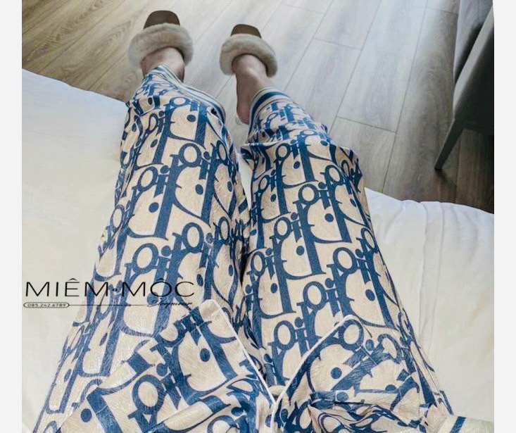 Đồ Mặc Nhà Bộ Pyjama Nữ Qc Mẫu Hot Tay Ngắn Quần Dài Có Túi