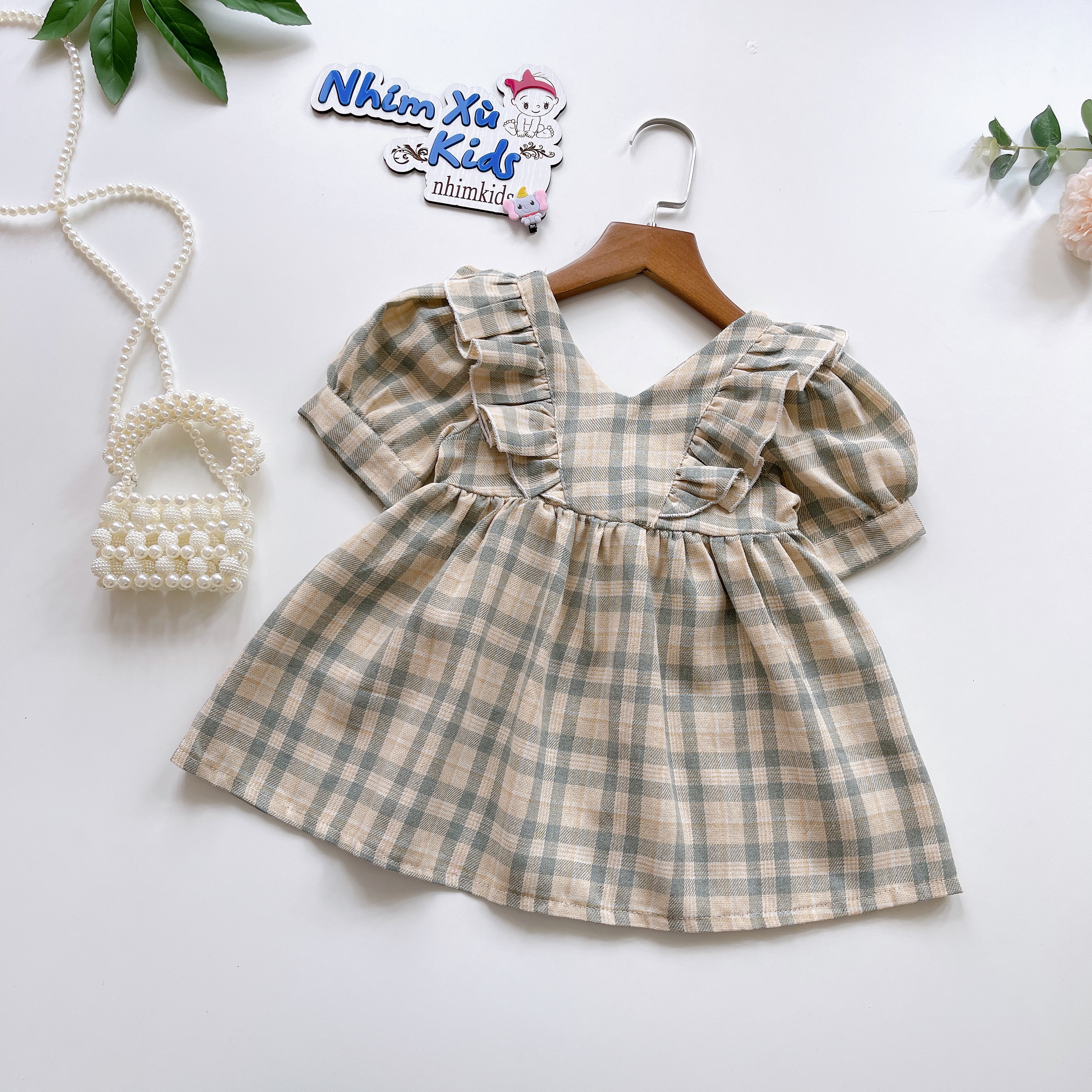 Váy caro bèo xám tay ngắn chất thô đũi cho bé gái 4 đến 30kg