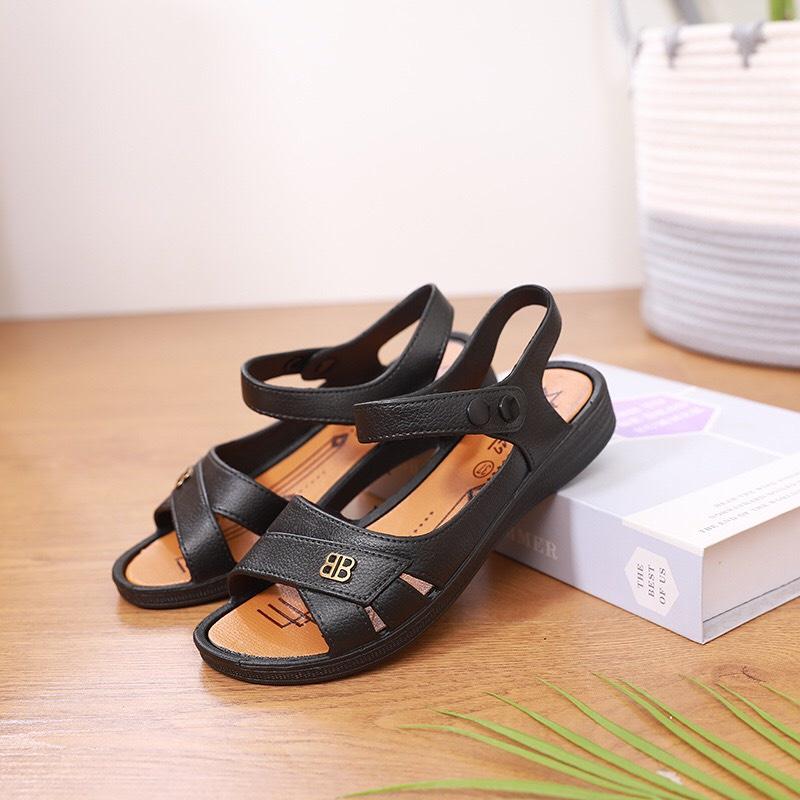 giày sandal nữ trung niên cho bà cho mẹ- dép quai hậu đế bằng chất liệu cao su siên bền