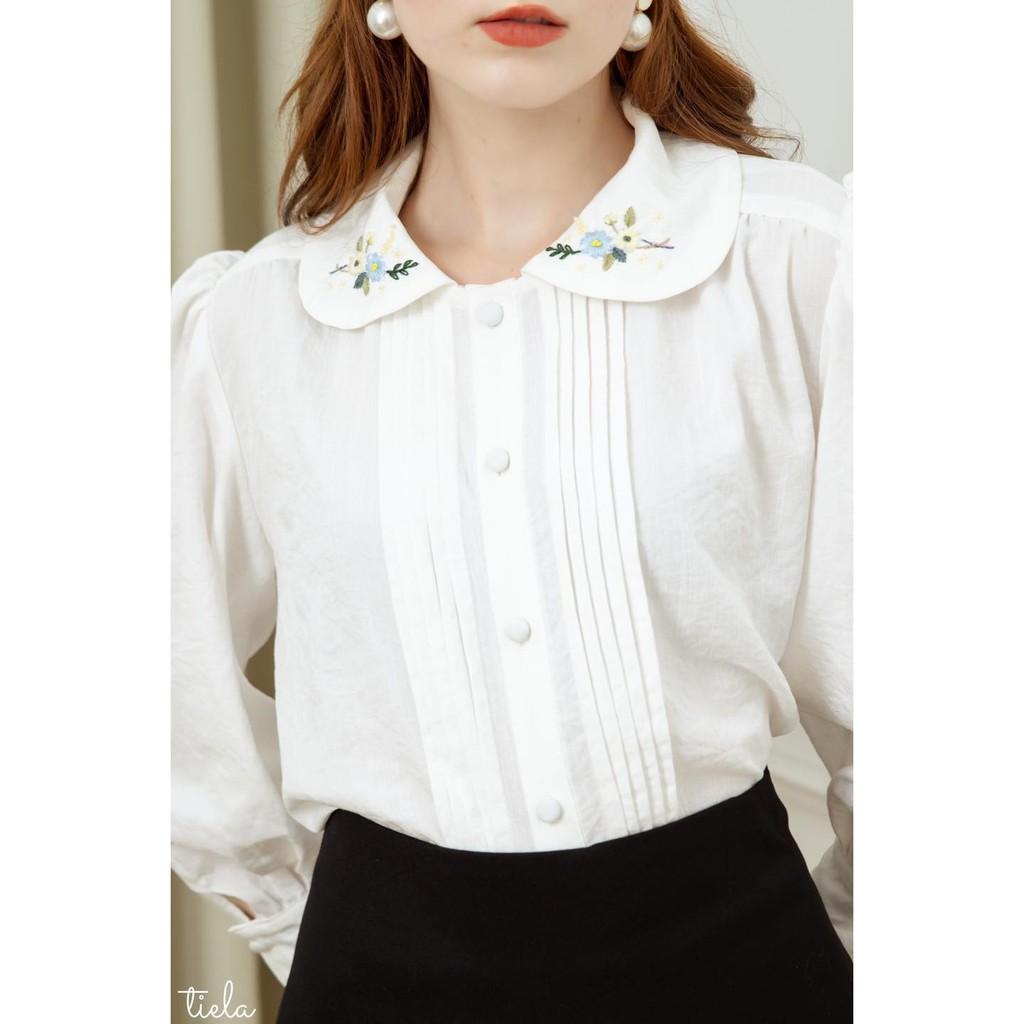 TIELA Áo cổ tròn cánh sen thêu hoa đối xứng - Wendy Shirt