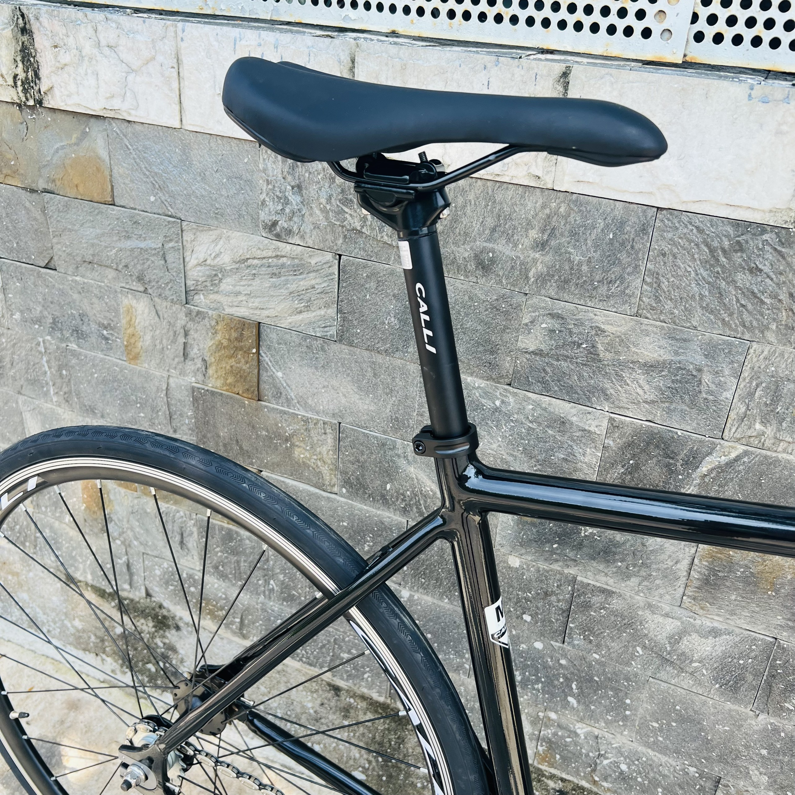 Xe đạp fixed gear CALLI R1.5 khung nhôm không mối hàn