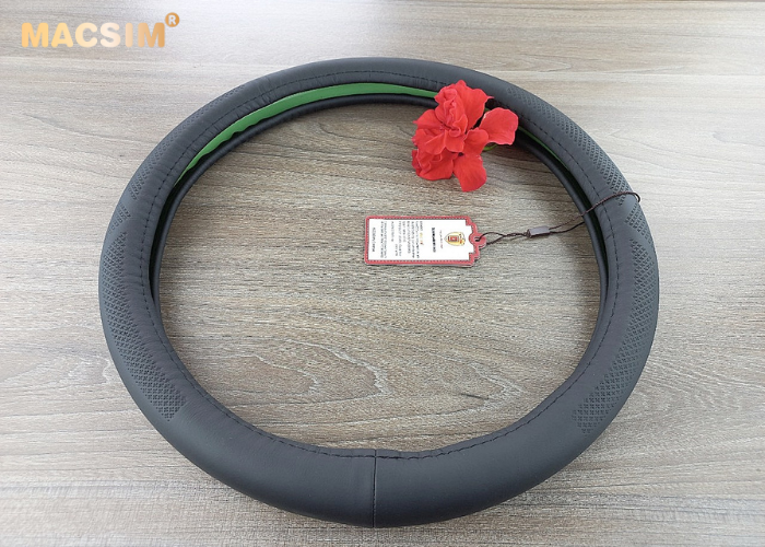 Bọc vô lăng cao cấp Macsim 8933 màu đen chất liệu da thật - Khâu tay 100% size M