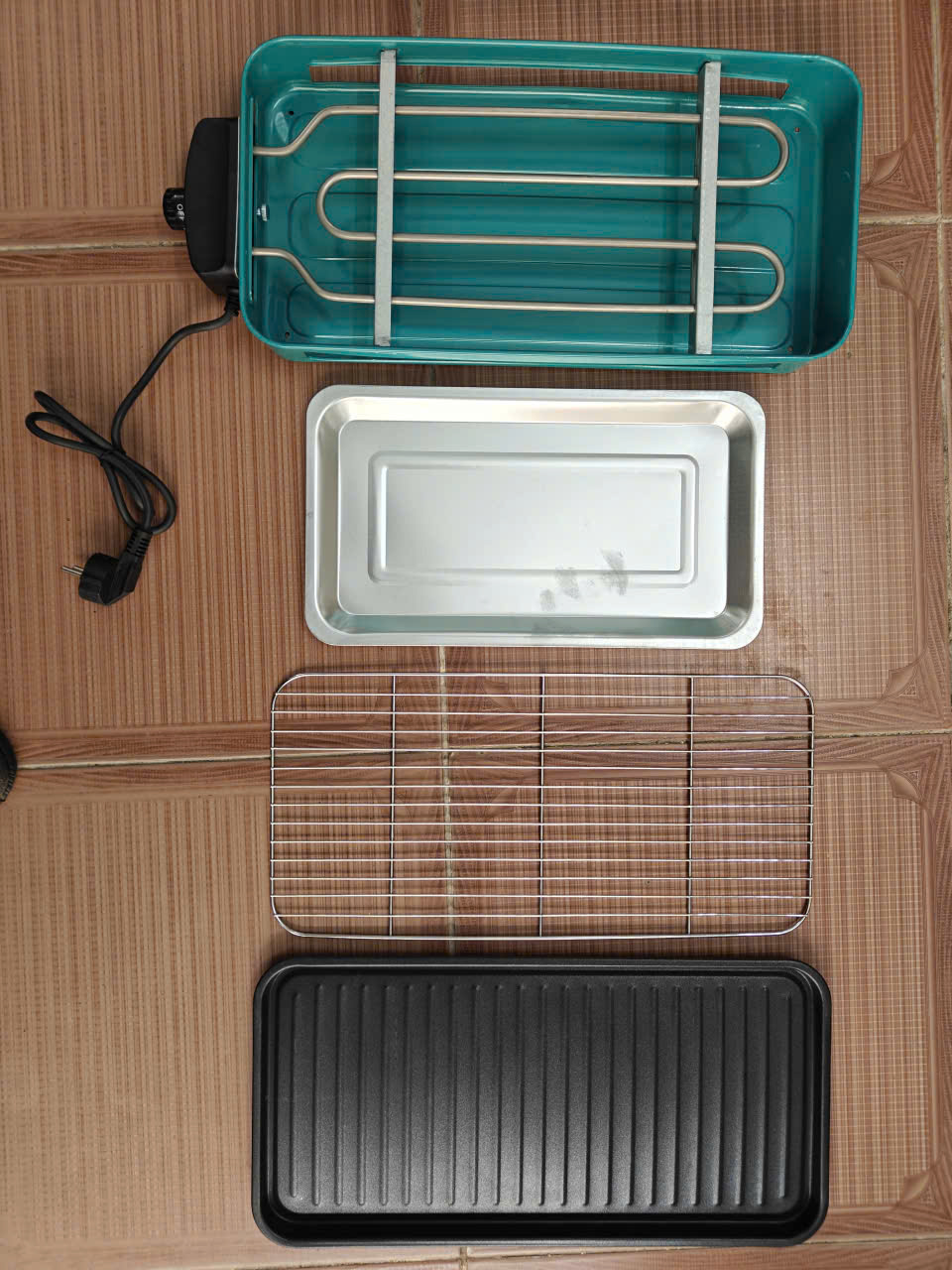 Bếp Nướng Điện Bbq Không Khói Hàn Quốc Mr-001 1600W Kèm Vỉ Nướng Và Khay Nướng