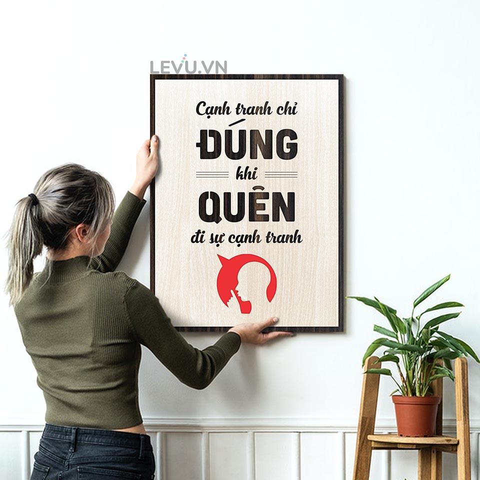 Tranh Slogan hay về kinh doanh LEVU LV092 "Cạnh tranh chỉ đúng khi quên đi sự cạnh tranh"