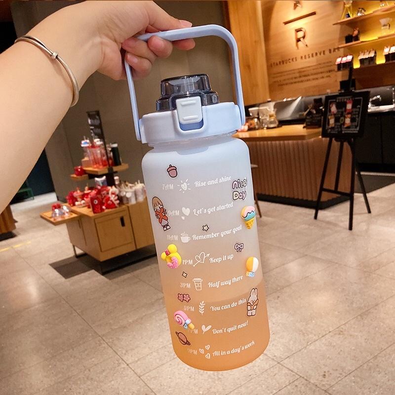 Bình Nước 2 Lít Dành Cho Người Lười Uống Nước,Bình Nước Cute 2L Siêu To Khổng Lồ Có ống Hút, Vạch Chia Nhắc Giờ
