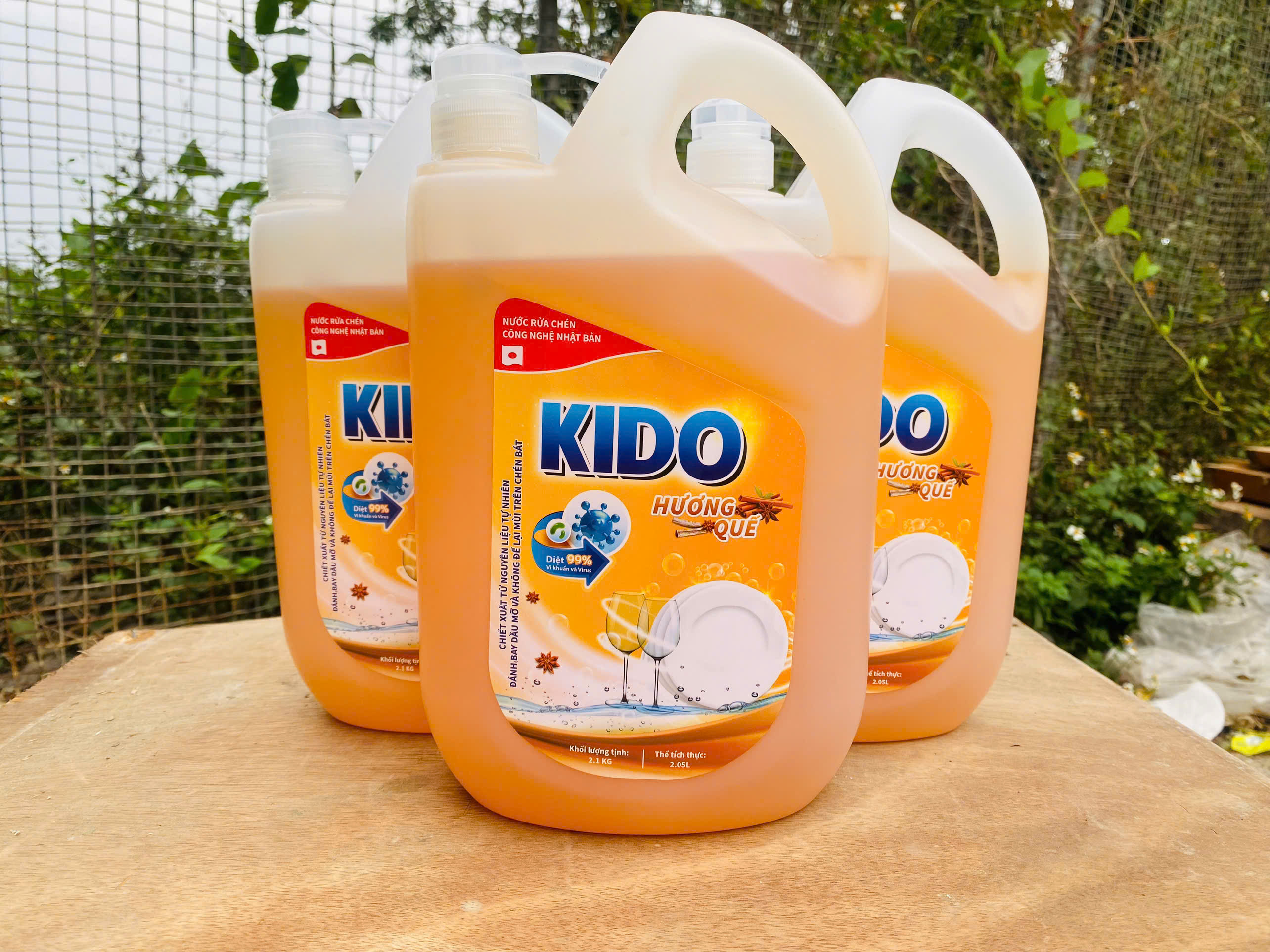 Nước Rửa Chén KIDO Hương Quế 2,1 Lít - Làm Sạch Hiệu Quả, Thơm Mát Tự Nhiên