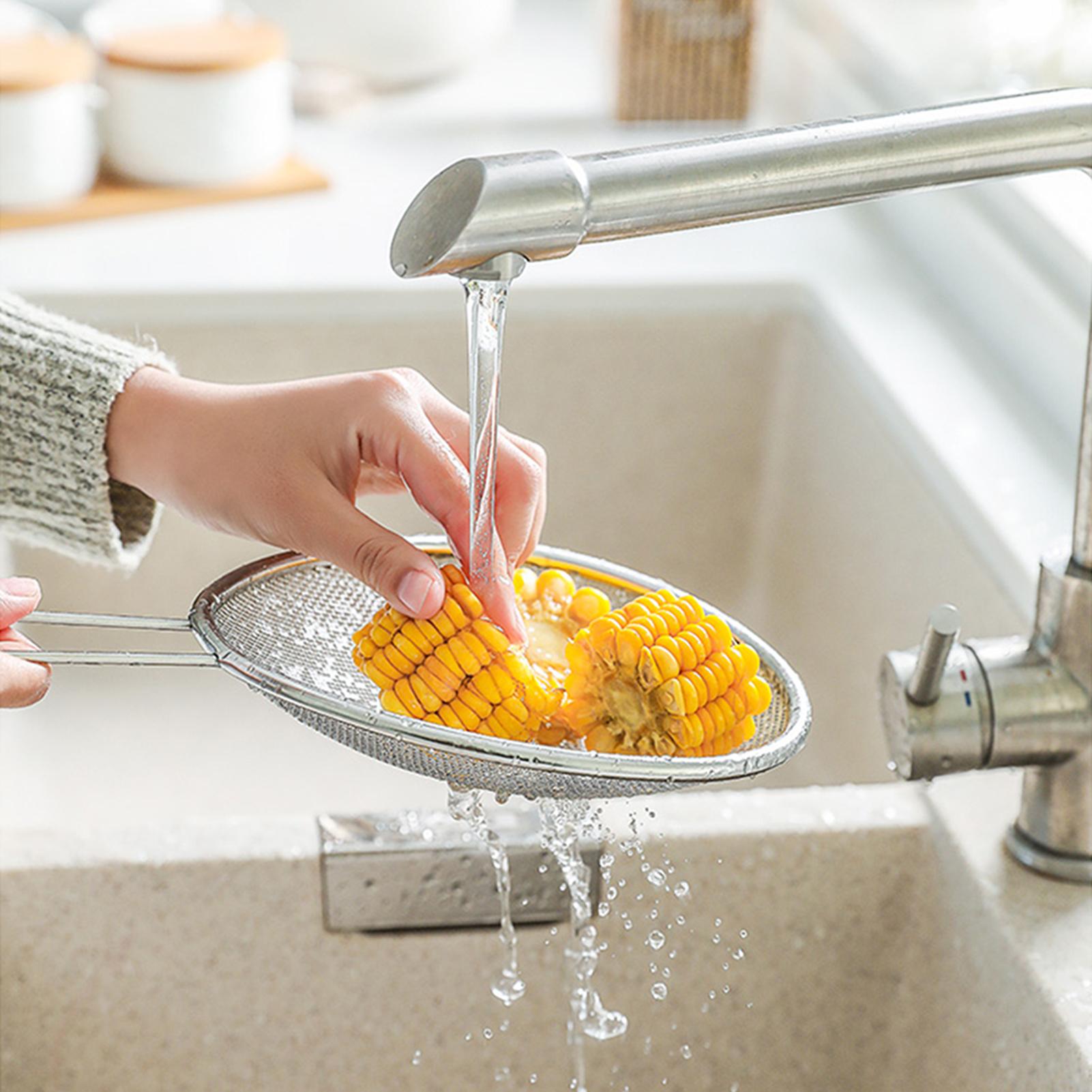 Rây lọc bằng thép không gỉ kích thước 18cm dùng trong nhà bếp