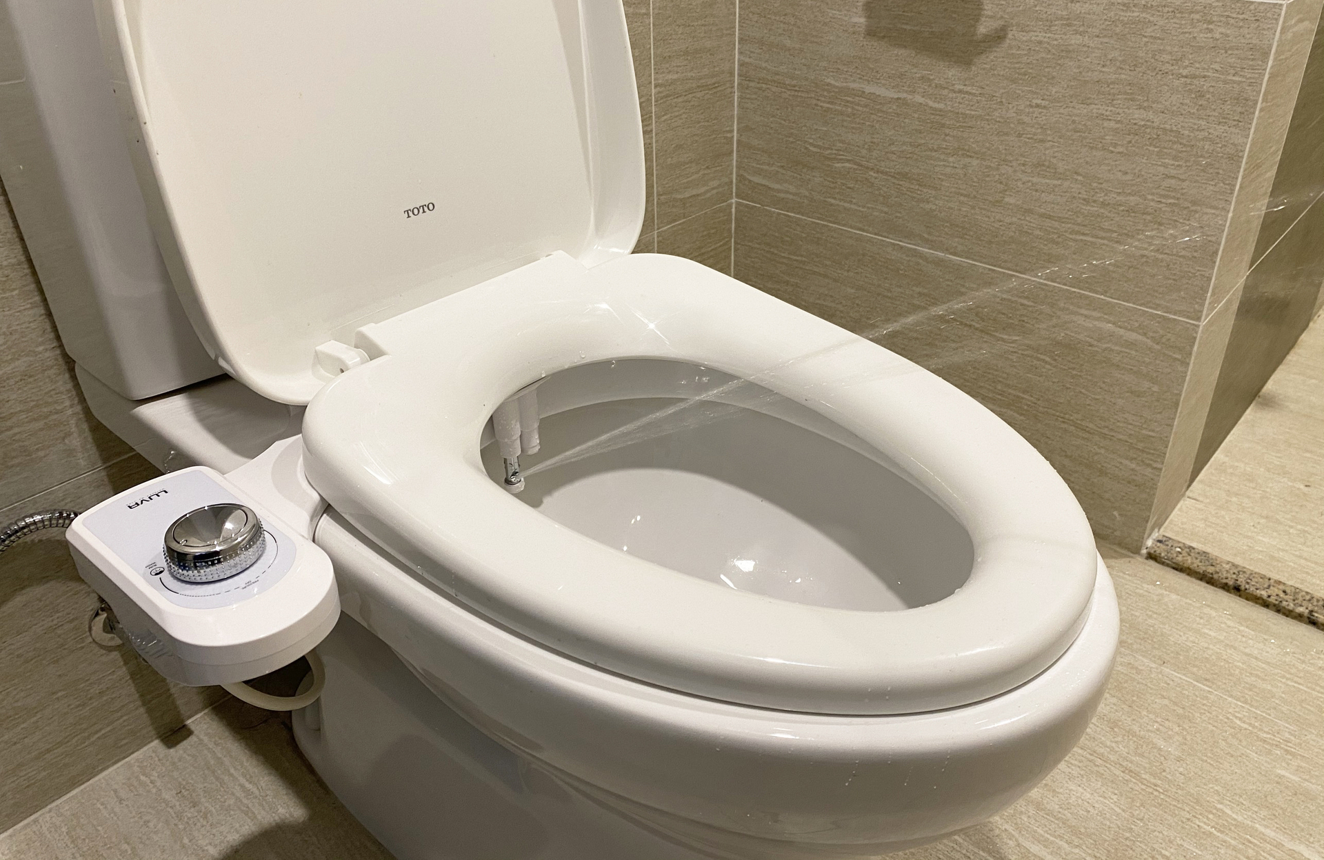 Vòi Rửa Xịt Vệ Sinh Thông Minh Luva Bidet LB201, 2 Vòi Rửa, Hàng Chính Hãng, Không Dùng Điện, Tự Rửa Vòi Phun