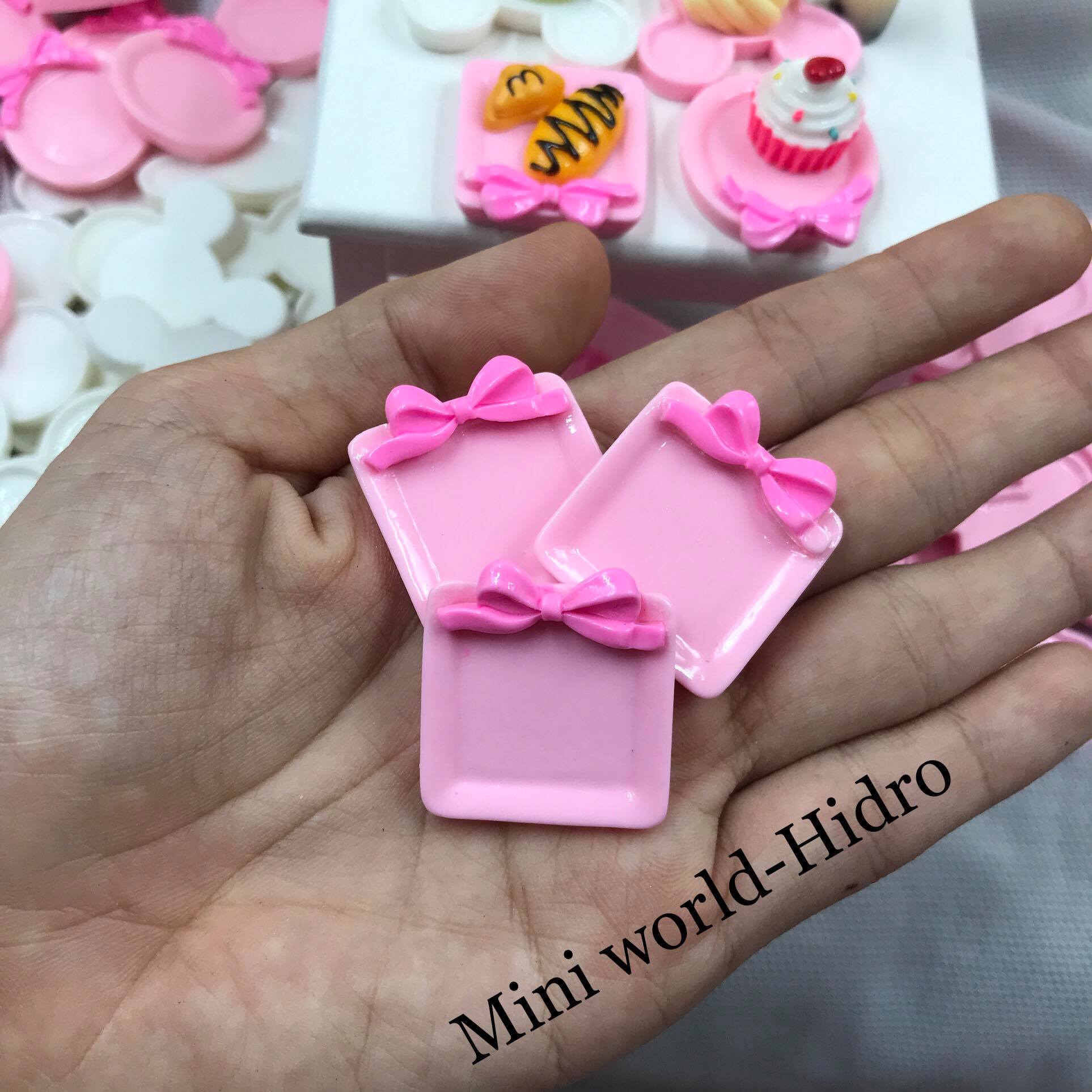 Set 4pcs mô hình dĩa mini dùng trang trí nhà búp bê. Đĩa đựng đồ ăn mini cho búp bê tỉ lệ 1/8, 1/12