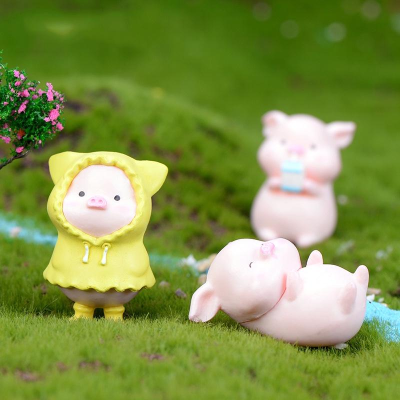 Mô hình lợn hồng, heo hồng mặc áo vàng đáng yêu trang trí tiểu cảnh sen đá, sân vườn, terrarium
