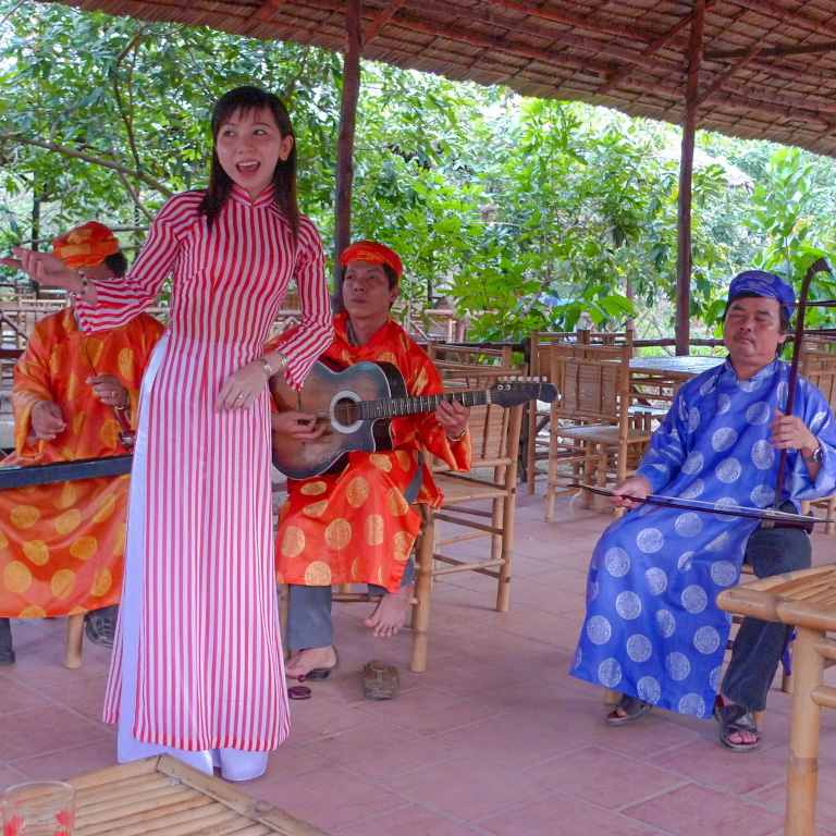 Tour Du lịch Sài Gòn - Mỹ Tho - Bến Tre - Cần Thơ - 2 Ngày 1 Đêm - Khám phá Miệt vườn sông nước