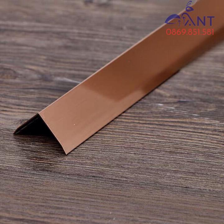 Nẹp inox 304 chữ V hồng xước, Nẹp v inox, chỉ inox trang trí, dày 0.6li hàng bo cạnh, thanh dài 2m44 thi công đơn giản