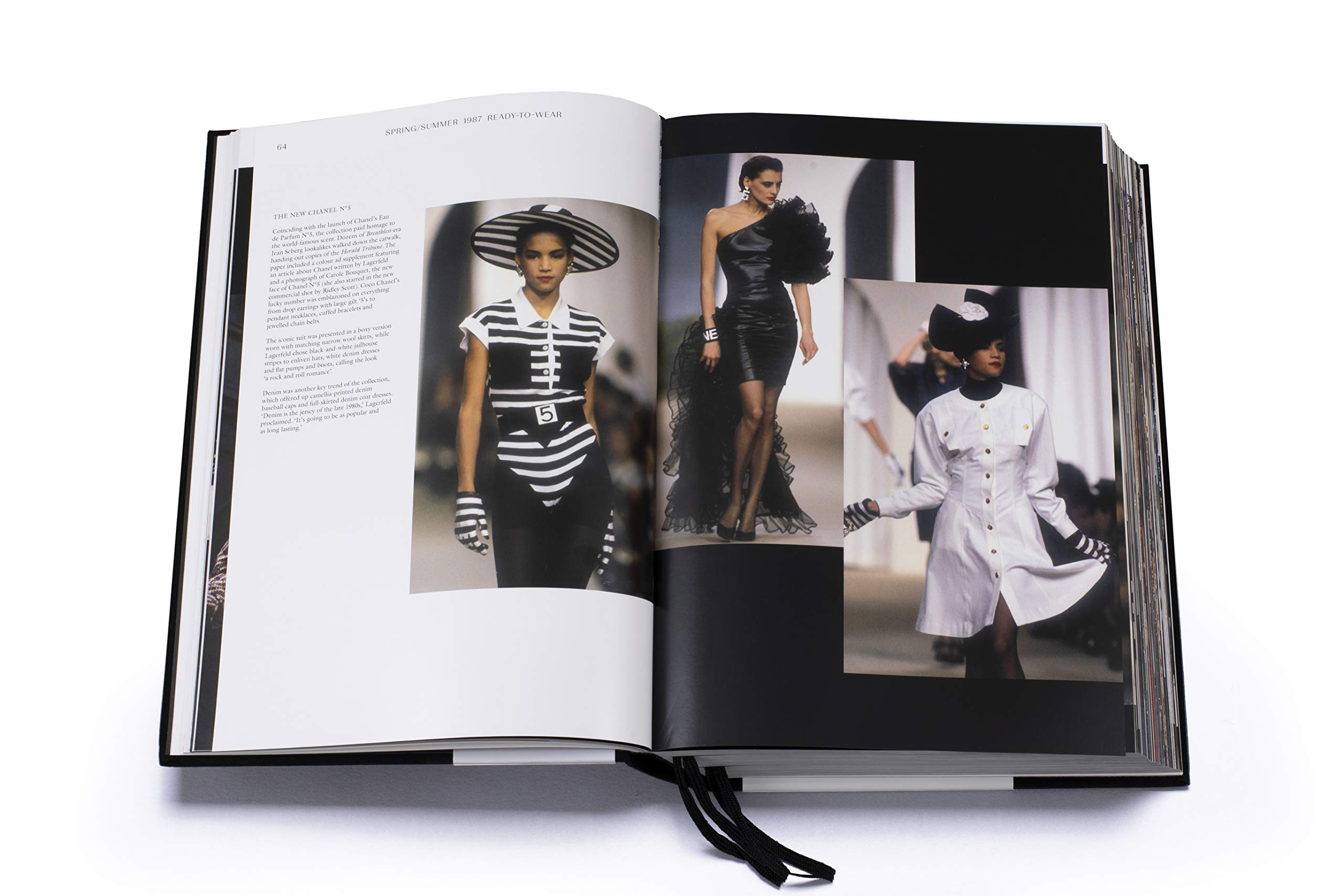 Artbook - Sách Tiếng Anh - Chanel Catwalk