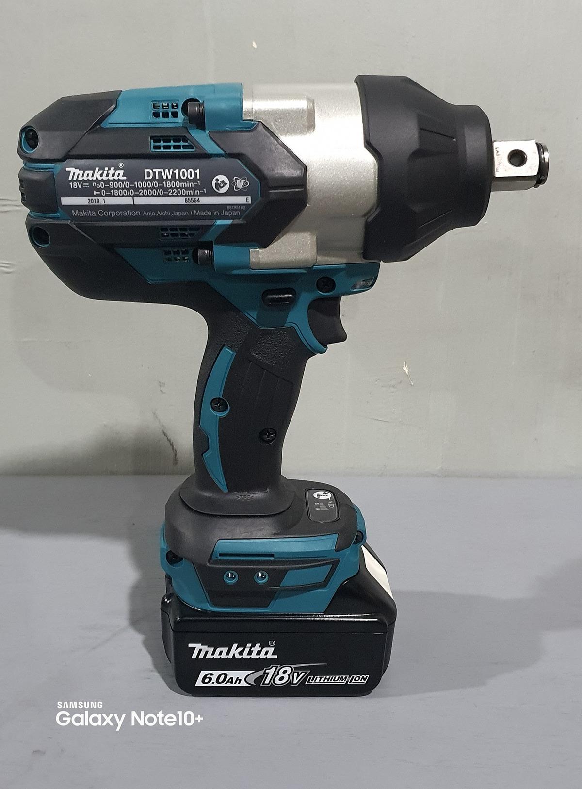 MÁY VẶN BULONG DÙNG PIN 18V 19MM MAKITA DTW1001Z - HÀNG CHÍNH HÃNG