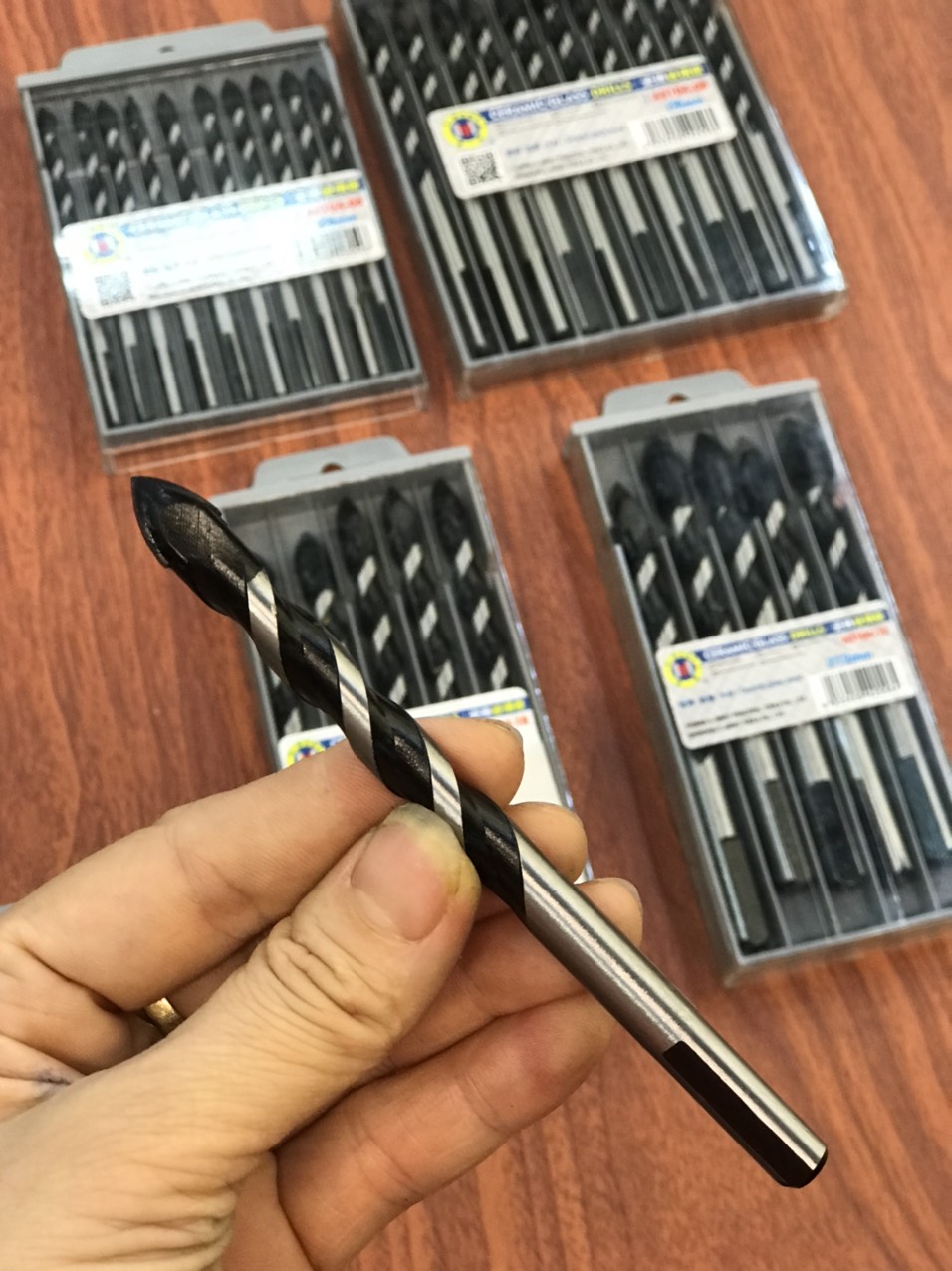 Bộ 4 mũi khoan đa năng 6,8,10,12mm khoan gỗ, gạch, kính, gốm, sứ chính hãng Cmart