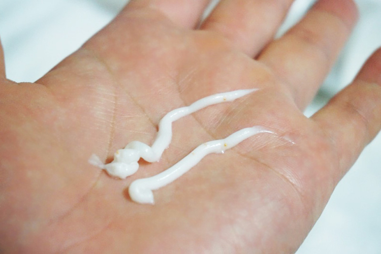 Sửa Rửa Mặt Dưỡng Trắng Ohui Extreme White Foam FI50243012
