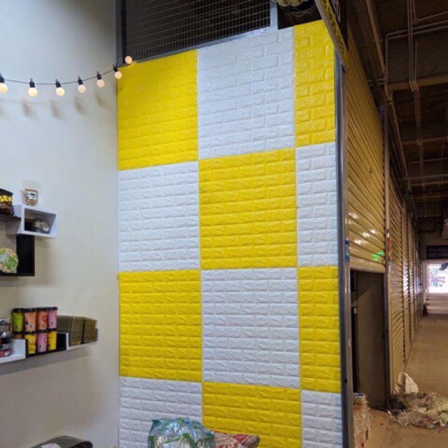 Bộ 5 Tấm Xốp Dán Tường Giả Gạch 3D Màu Vàng Đậm 70cmx77cm