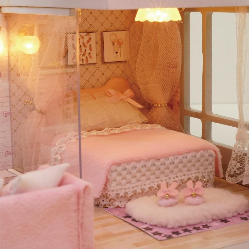 Mô hình nhà DIY Doll House Girlish Dream Kèm Mica Chống bụi