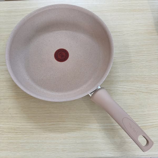 CHẢO CHIÊN CHỐNG DÍNH VÂN ĐÁ TEFAL DELIGHT 28CM Hàng chính hãng