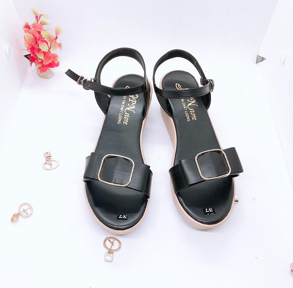 Giày Sandal Đế Xuồng 5cm Quai Ngang khoá Vuông kết Hạt