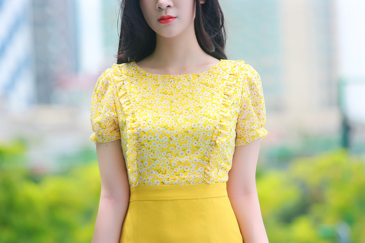 Đầm công sở phối hoa nữ cao cấp màu vàng EV03