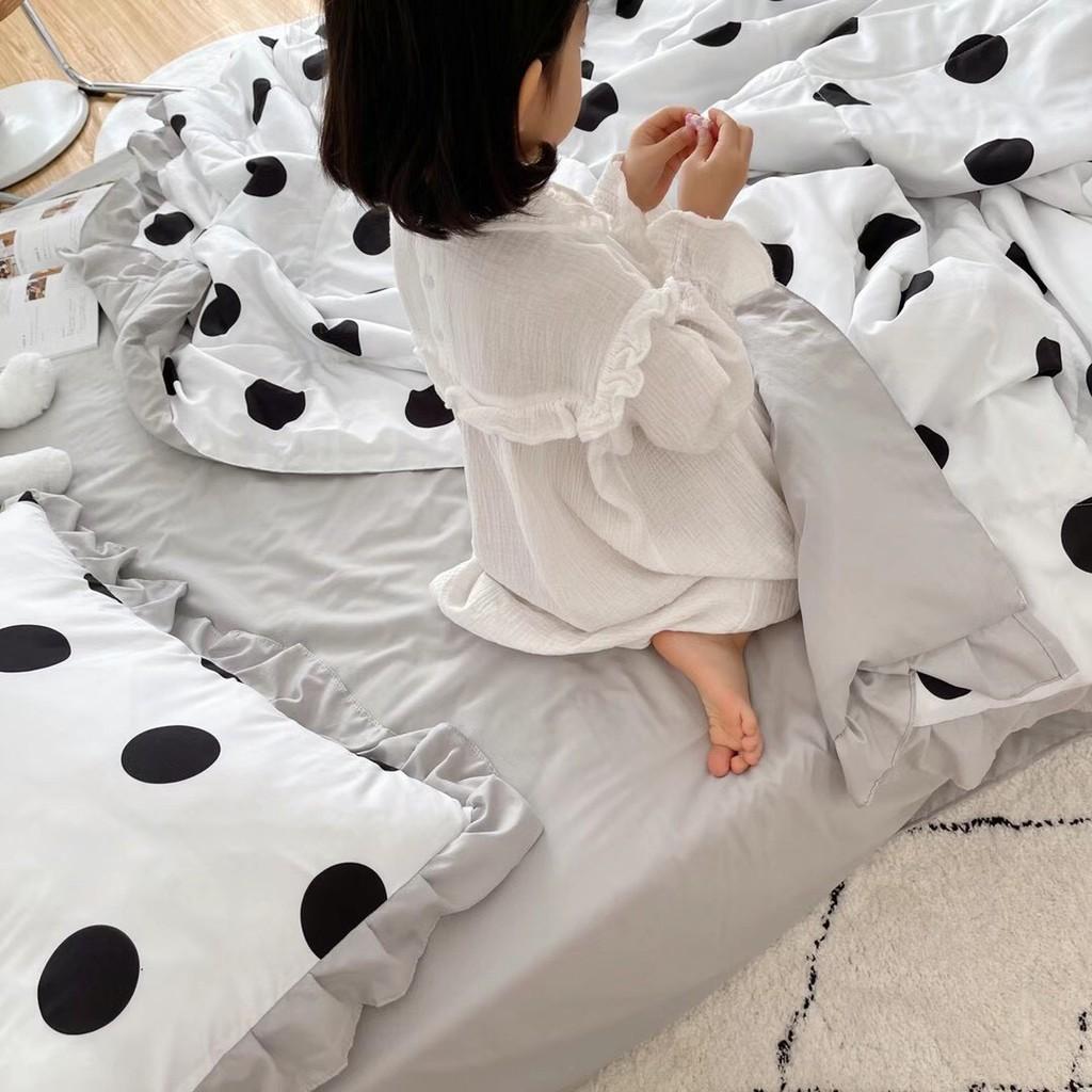 Bộ chăn ga gối Cotton đũi phối bèo M2T bedding chăn ga Hàn Quốc họa tiết chấm bi đen - chăn lót bông