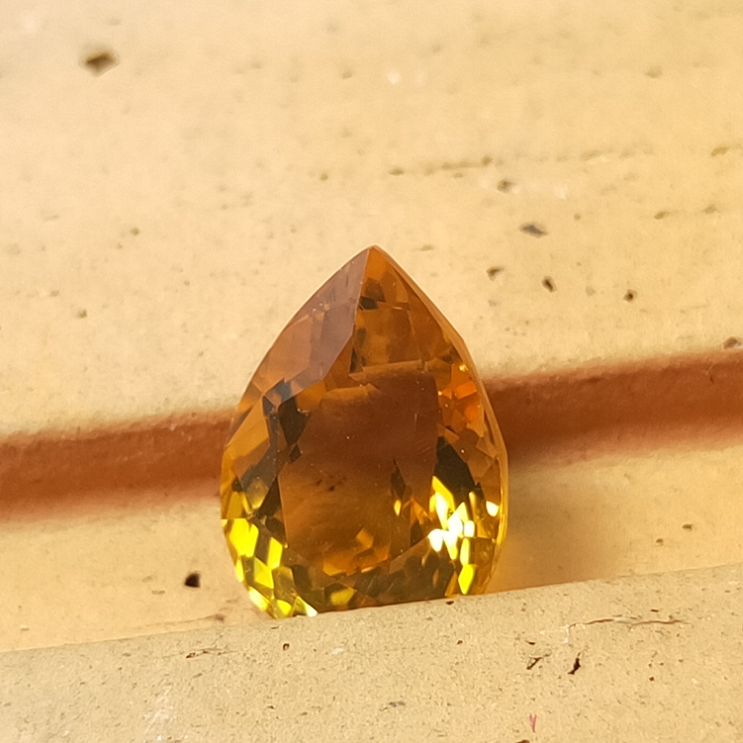 Viên đá thạch anh vàng (Citrine) thiên nhiên_HA-G000472