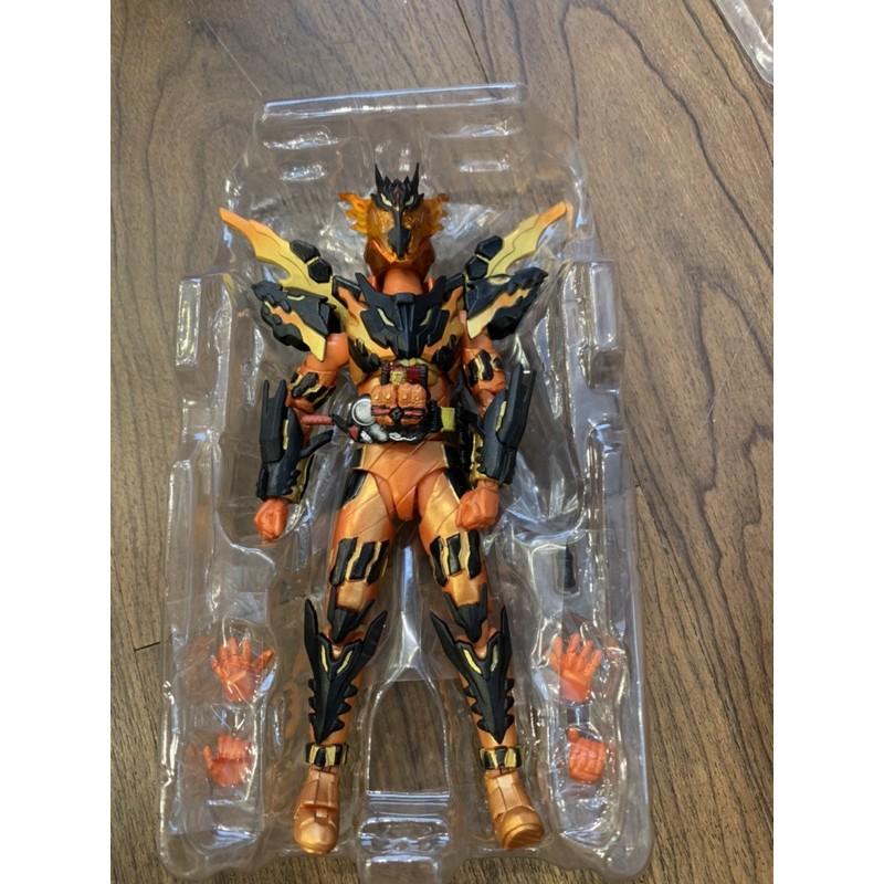 Mô Hình Figure siêu nhân Kamen rider Build Magma Dragon có khớp 16cm