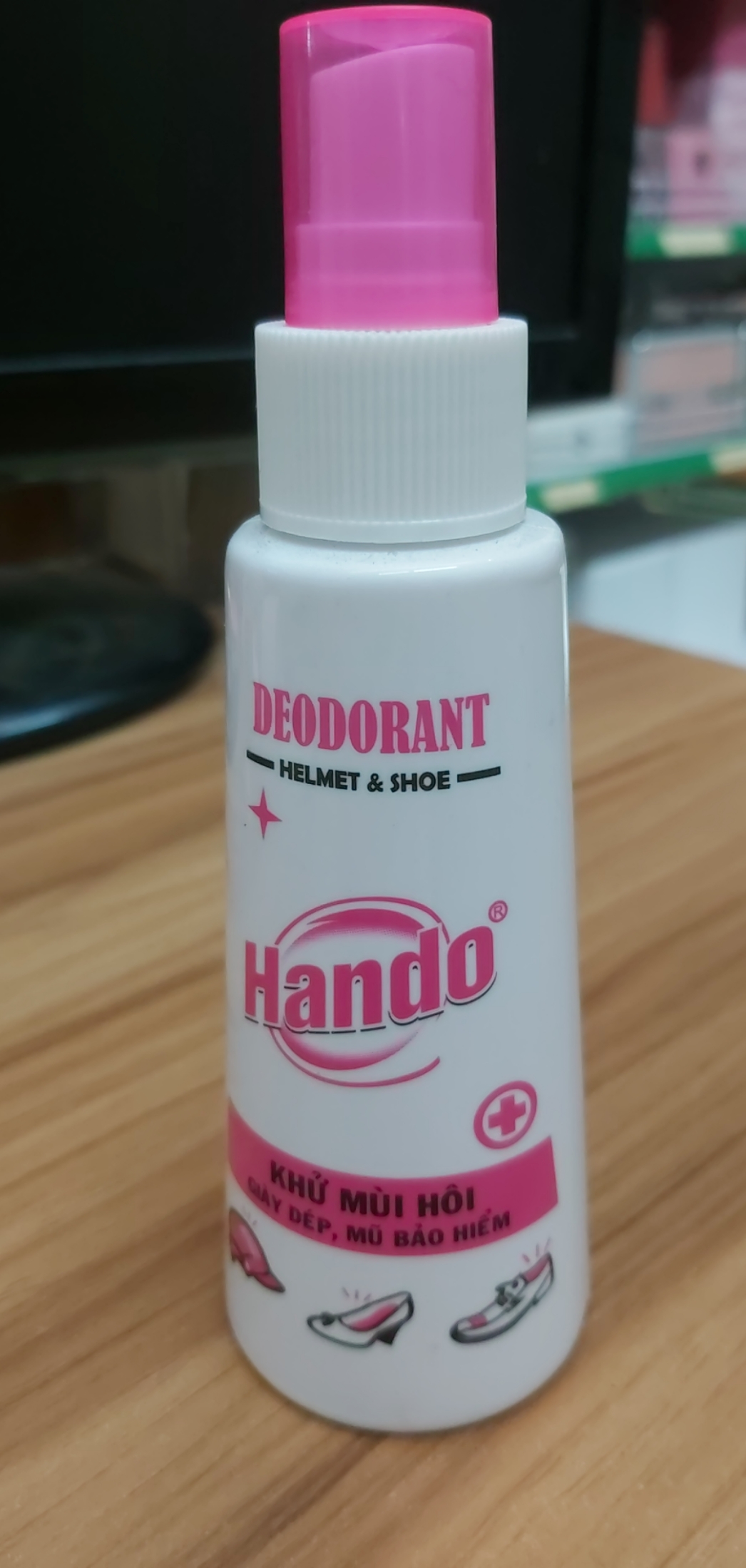 Chai xịt khử mùi mũ bảo hiểm, giày dép Hando 120ml