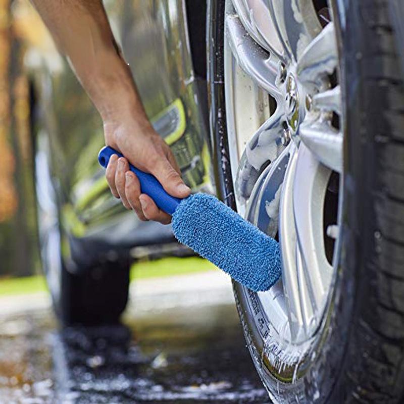 Cọ Vệ Sinh Bánh Xe Hơi Có Tay Cầm Bằng Nhựa Tiện Dụng