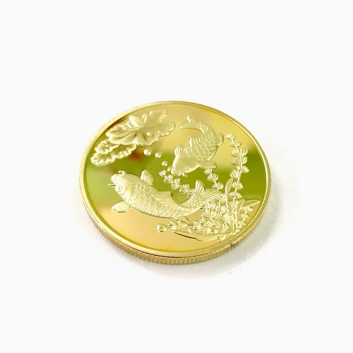 Xu 2 Cá Chép dùng dùng trưng bày trong nhà, trên bàn sách, khảm thủ công mỹ nghệ, làm quà tặng độc lạ ý nghĩa, kích thước 4cm, màu vàng - TMT Collection - SP005247
