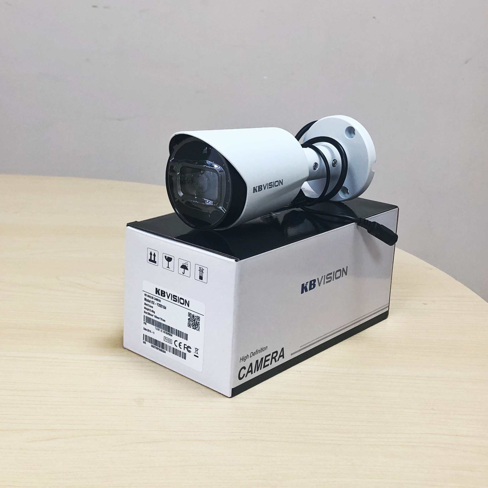 Camera KBVISION KX-Y2021S4 - Hàng chính hãng (Tặng kèm nguồn rời + đầu nối)