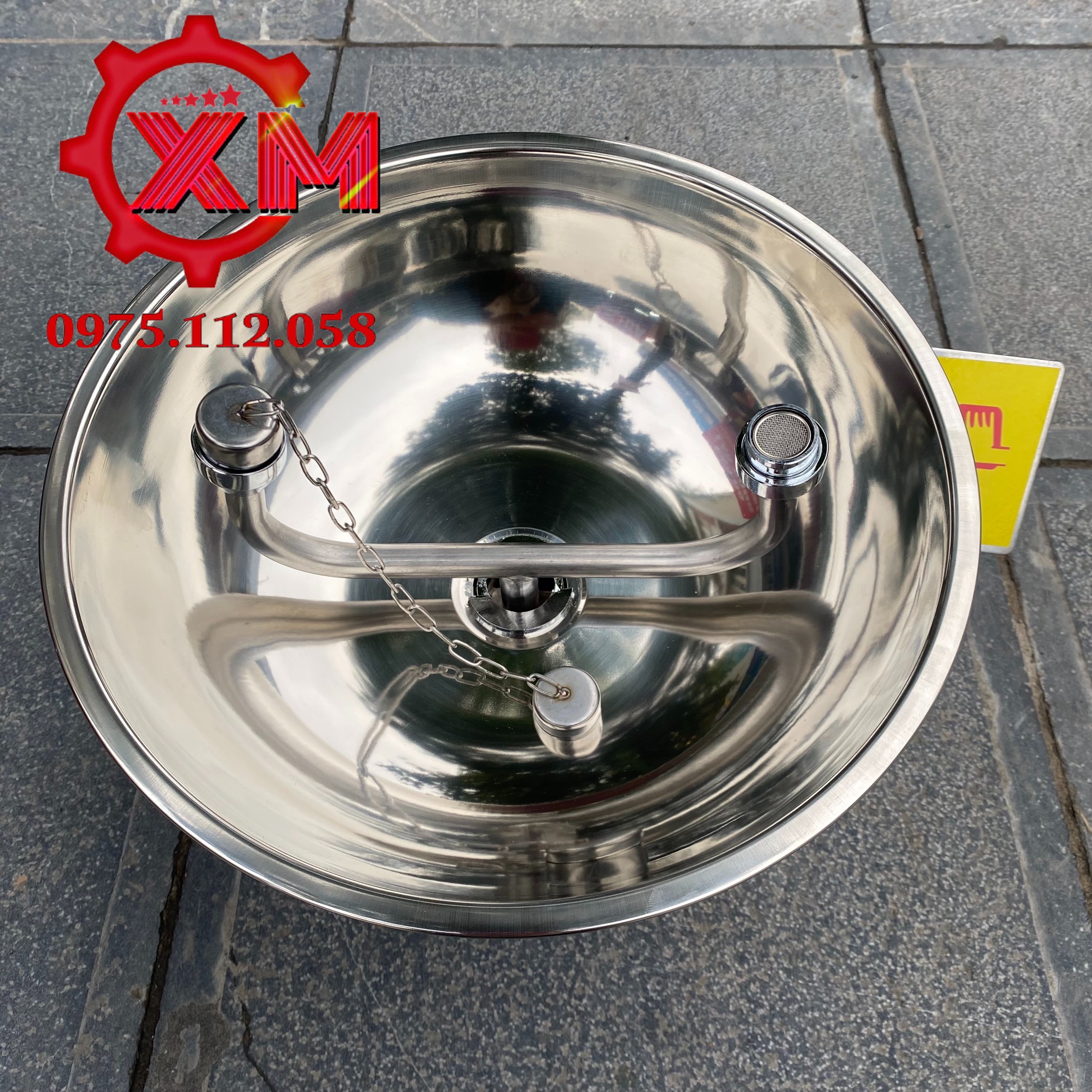 Bồn rửa mắt khẩn cấp gắn tường