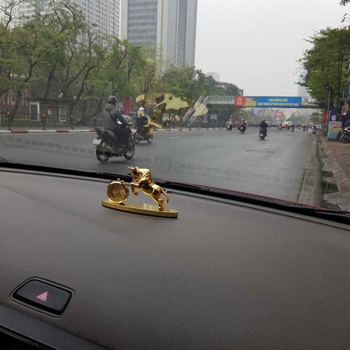 Tượng linh vật phong thủy và Đồng hồ nước hoa trang trí Taplo Xe hơi, Ô tô