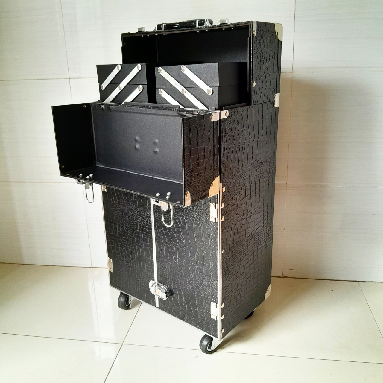 Hàng cao cấp loại 1 - Cốp vali kéo viền cạnh inox, nhiều ngăn đựng mỹ phẩm, dụng cụ phun xăm, nối mi, nail, máy hơ gel trang điểm chuyên nghiệp size 36x22x64 (cm) 