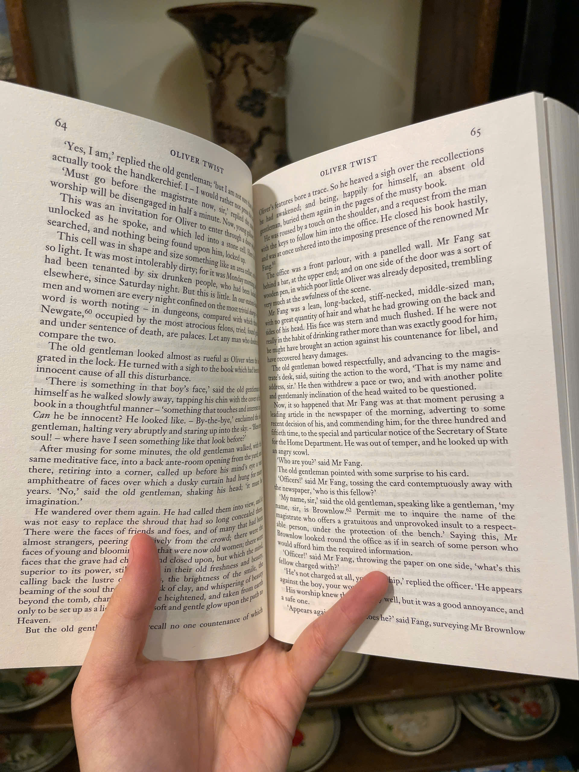 Sách - Oliver Twist (Wordsworth Classics) by Charles Dickens | English Historical Literature