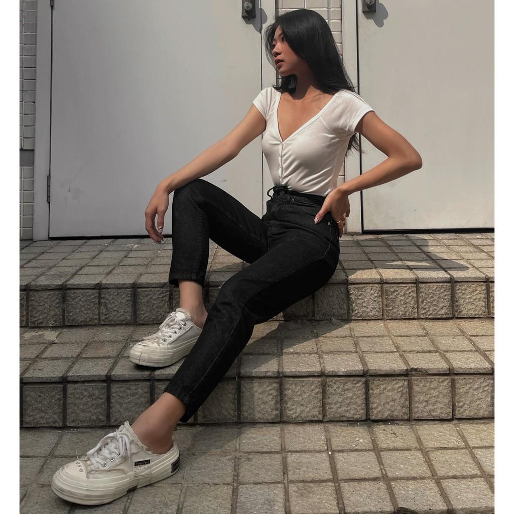 Button V-neck Short Sleeves - White