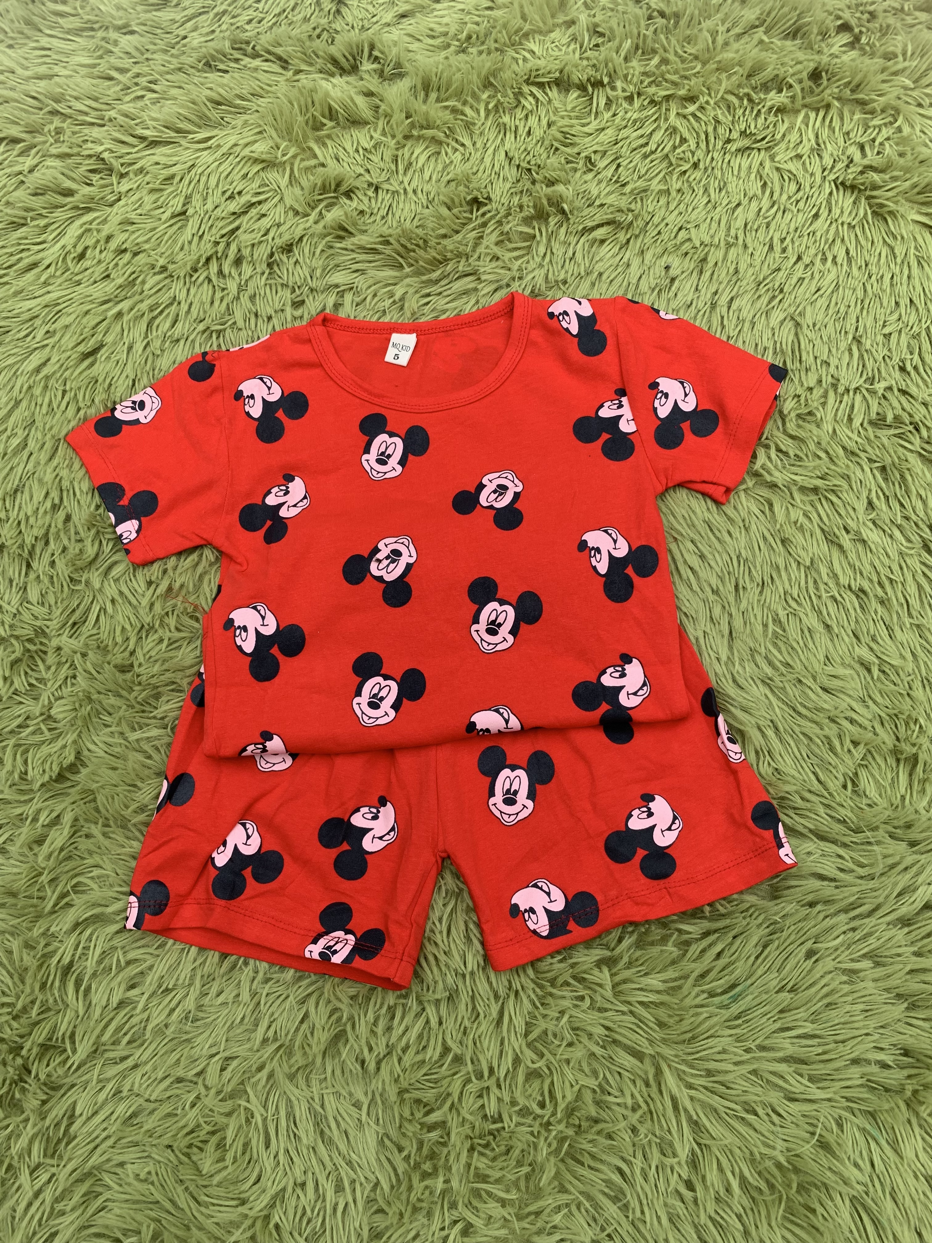 Bộ Mickey chât cootng tàu. dành cho bé gái từ 15_23 kg