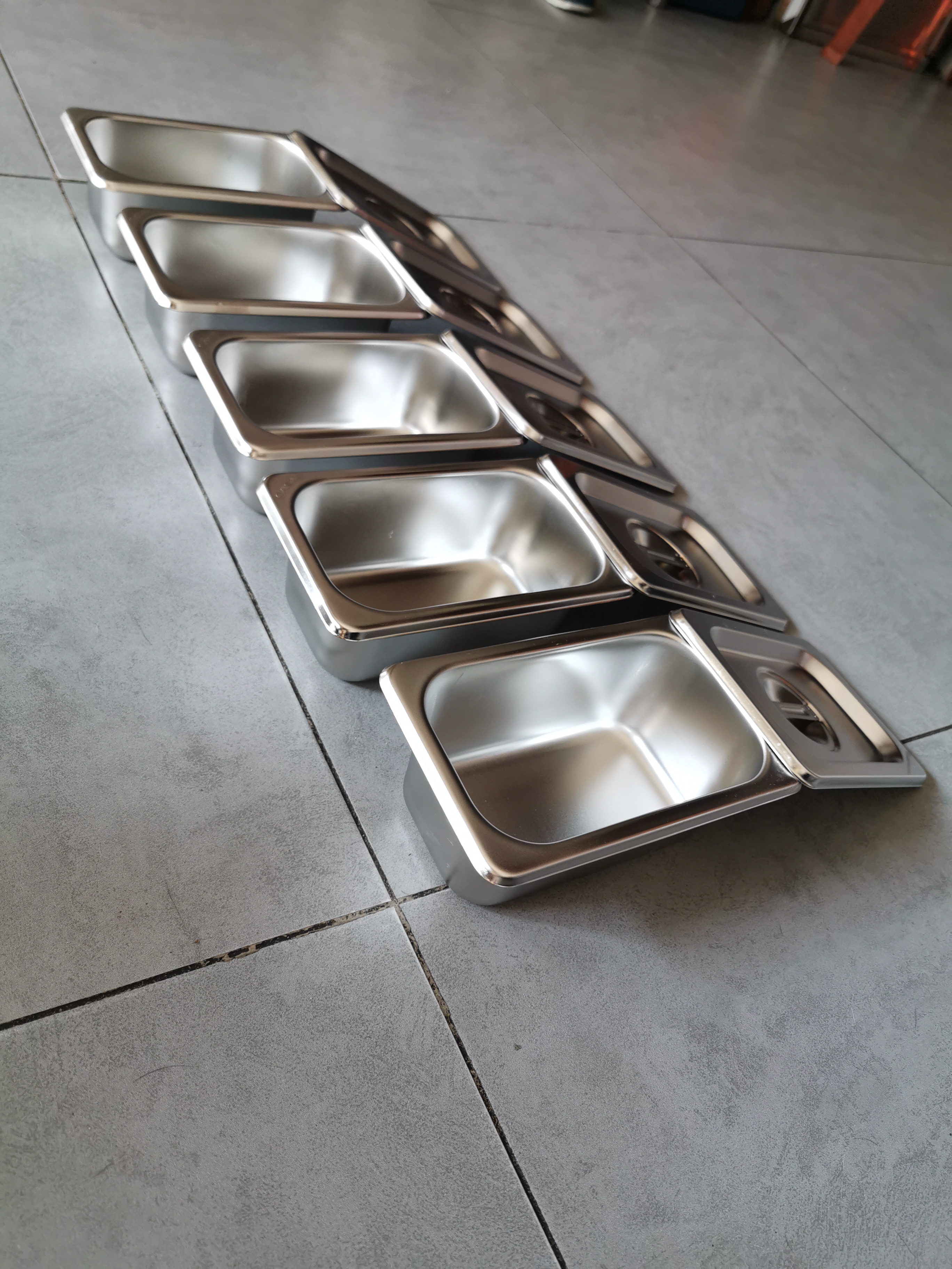 Combo 5 khay inox đựng thạch 10x17 cao 6,5cm có nắp