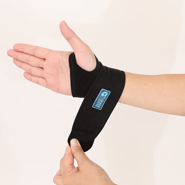 Đai quấn hỗ trợ cổ tay Grace Care WB221, thành phần có sợi than tre cao cấp