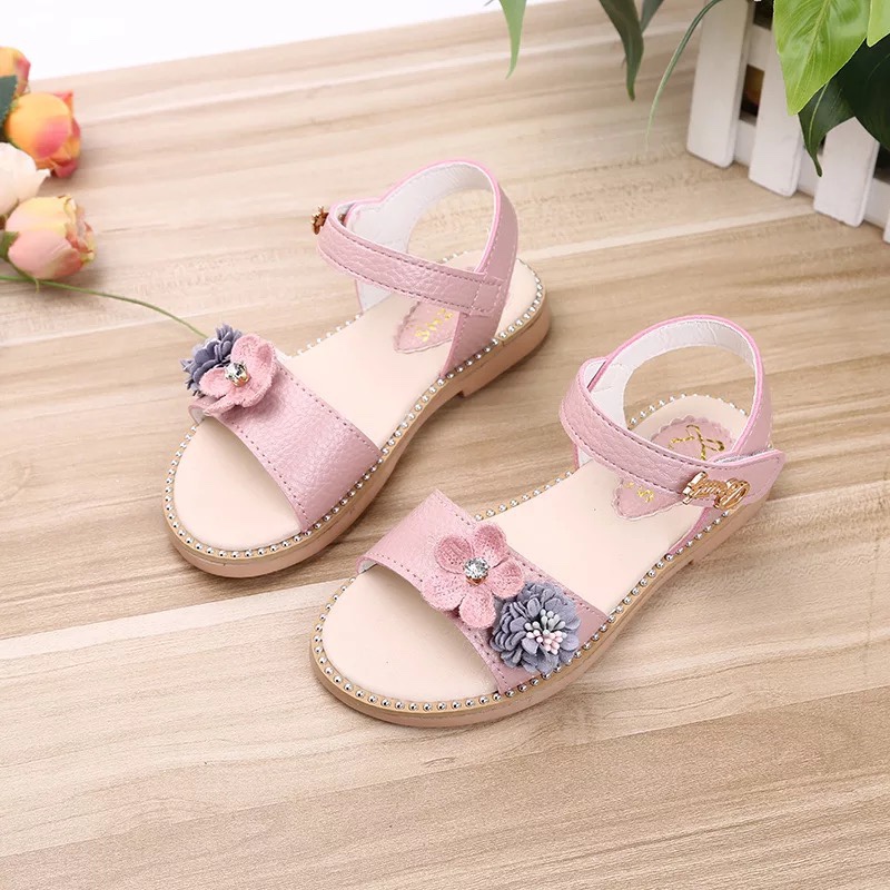 Sandal bé gái gắn hoa mùa xuân SD94