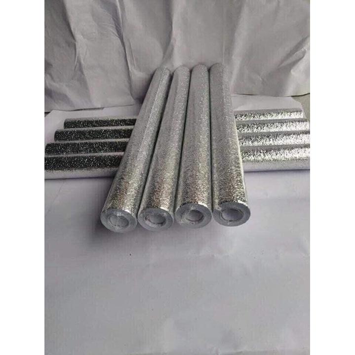 Cuộn giấy bạc dán bếp cách nhiệt, miếng decal dán tường nhà bếp chống thấm bền đẹp