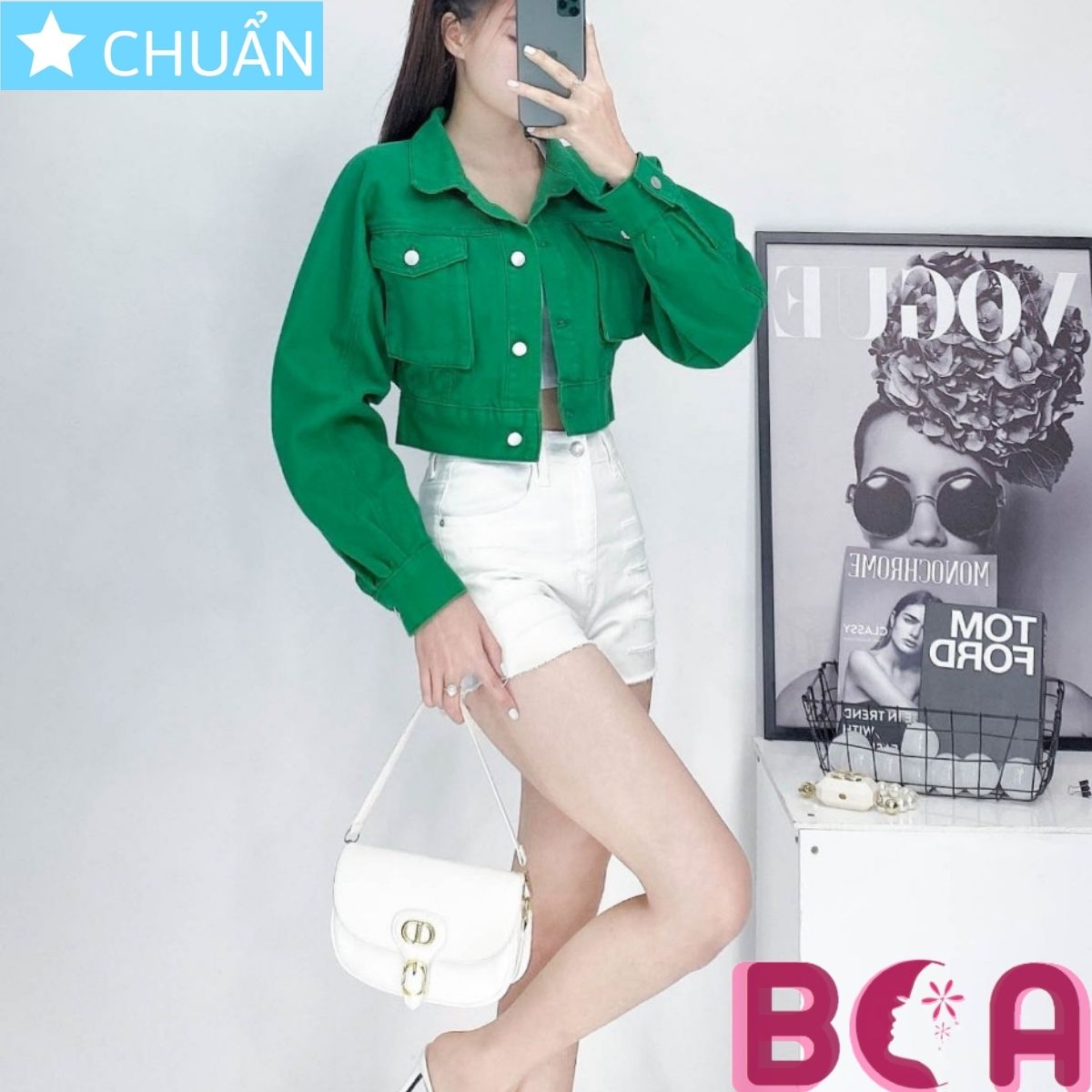 Áo khoác Jeans nữ K19 ROSATA tại BCASHOP màu xanh rêu phong cách cá tính và thời trang, rất độc đáo và nổi bât