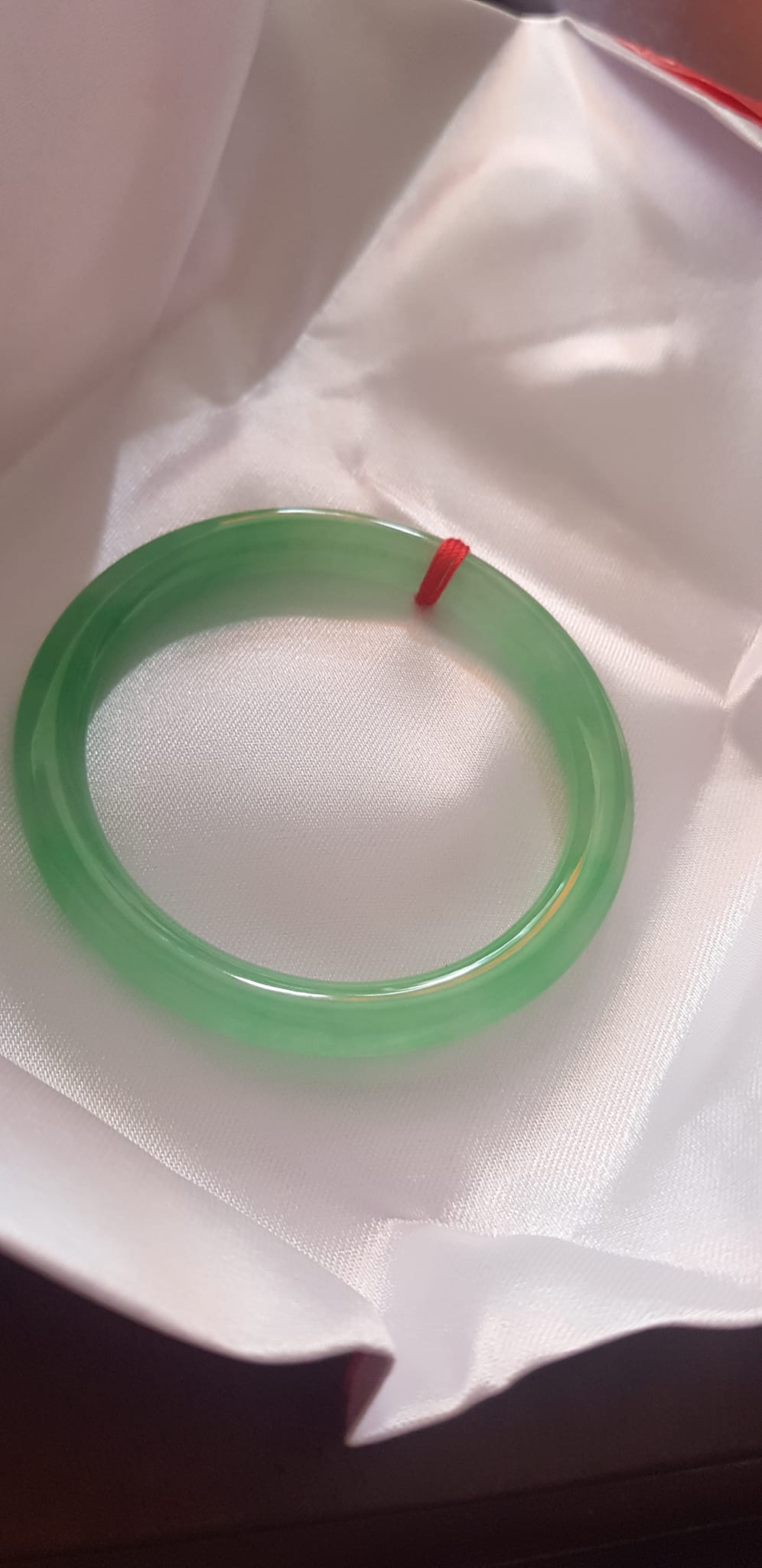 Vòng cẩm thạch Đẹp I 53mm Ni 53mm x cọng 7mm Vòng màu xanh Ngọc nhẹ nhàng bóng đẹp xinh xắn Nữ mệnh Mộc mệnh Hỏa mệnh Thủy 52kg - 56kg đeo đẹp ạ