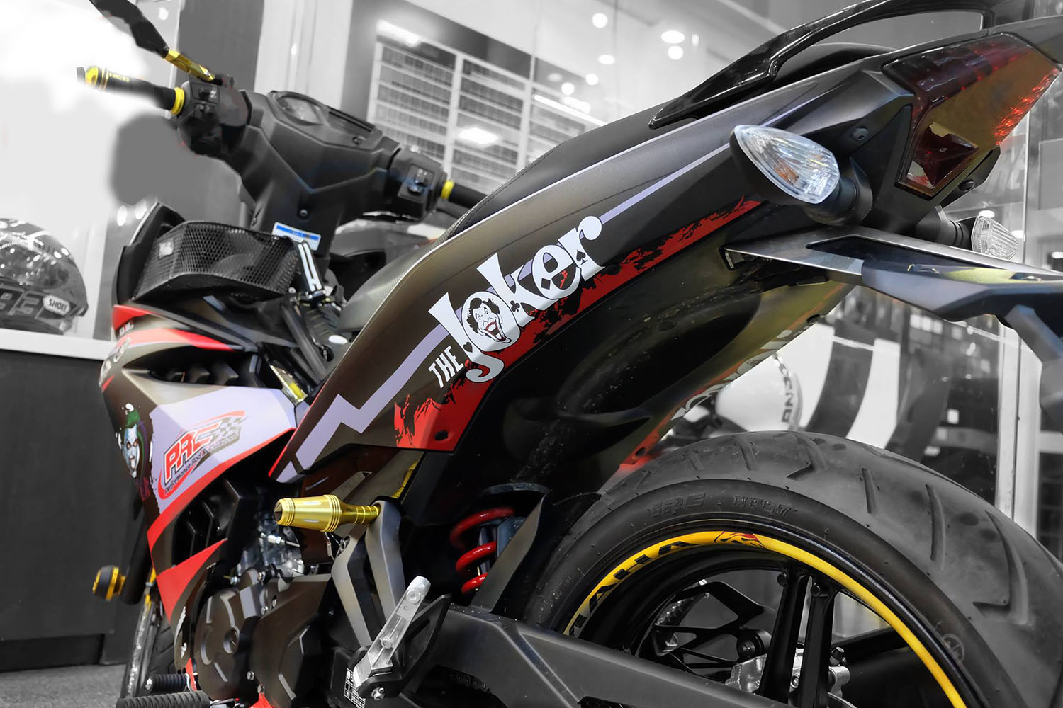Tem trùm Exciter 150 Red Joker