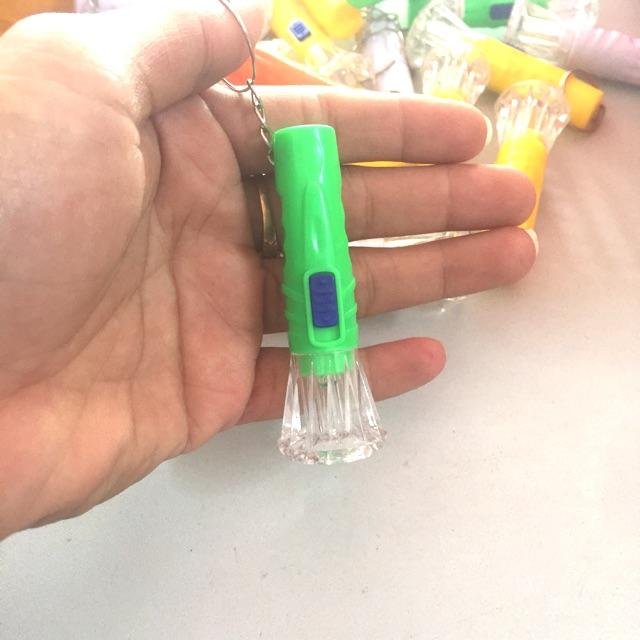 MÓC KHOÁ ĐÈN PIN