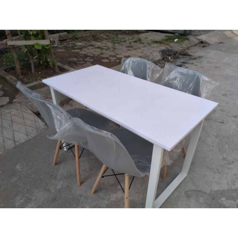 Bộ Bàn Ăn 4 ghế Eames Phong Cách Trẻ Trung