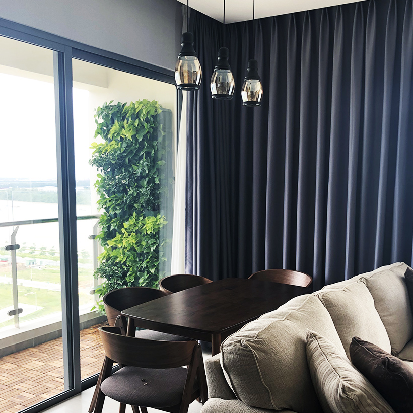 Chậu Trang Trí Cây Ban Công Đứng Vertical nhập khẩu Minigarden Bồ Đào Nha KÈM giải pháp Tưới Nhỏ Giọt Bán tự động dù ban công KHÔNG có vòi cấp nước